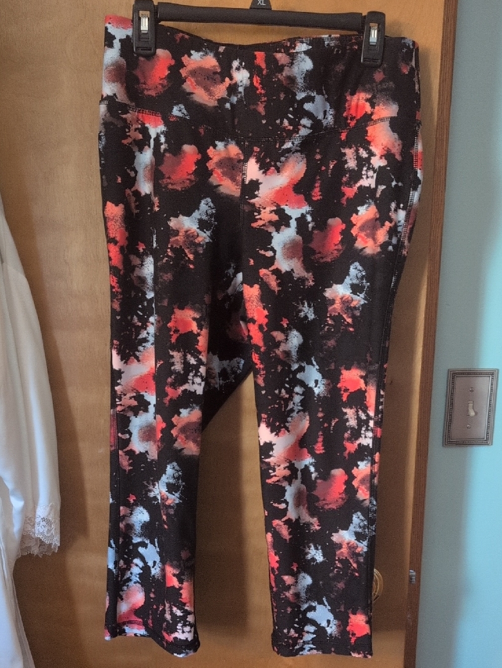 Lane Bryant Work Out Leggings Black with Coral & White Print